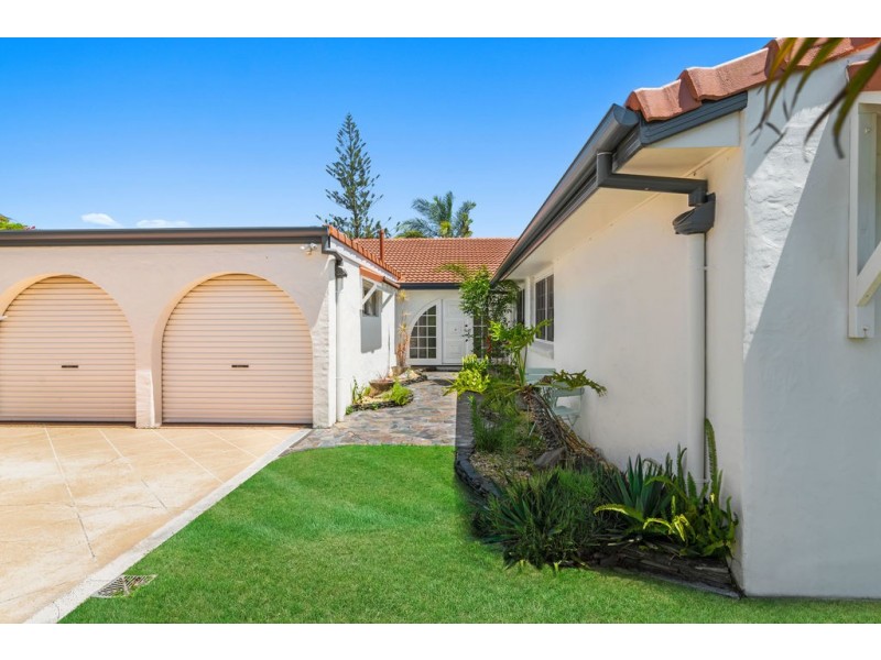 246 Mallawa Drive, Palm Beach QLD 4221