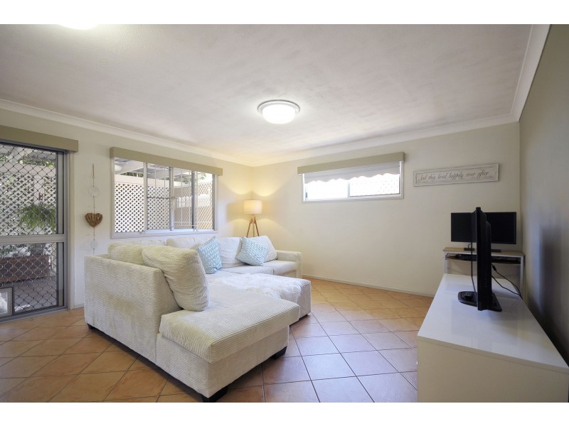 77 Fifth Avenue, Palm Beach QLD 4221