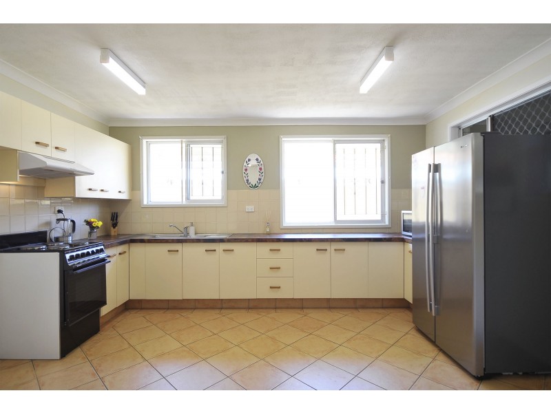 77 Fifth Avenue, Palm Beach QLD 4221
