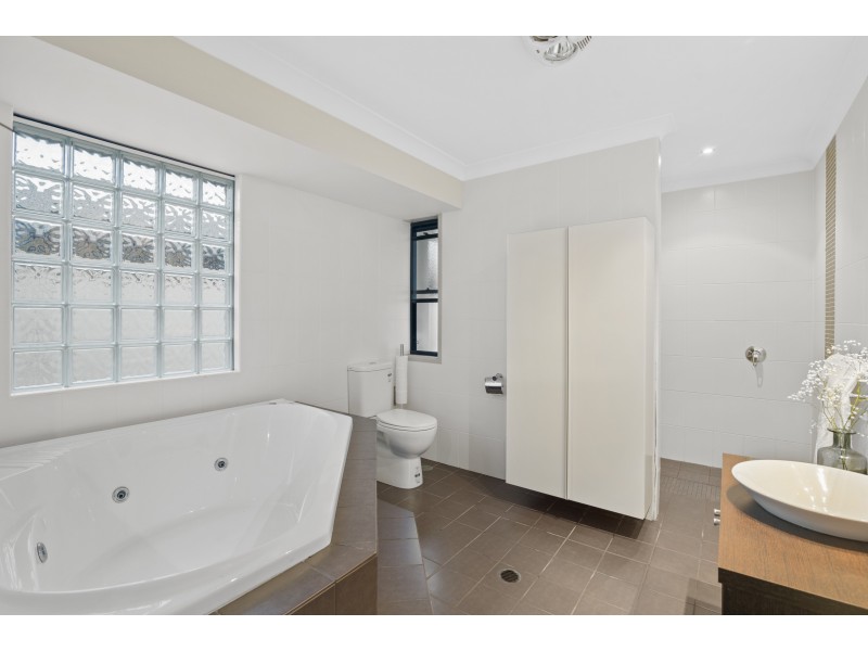 12 Linum Street, Palm Beach QLD 4221