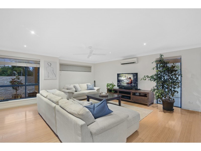 12 Linum Street, Palm Beach QLD 4221