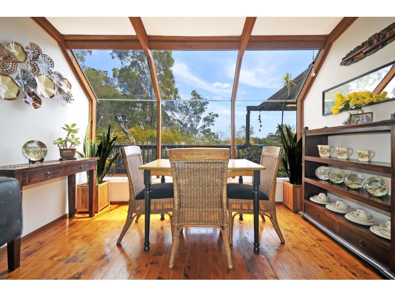 16 Currant Street, Elanora QLD 4221