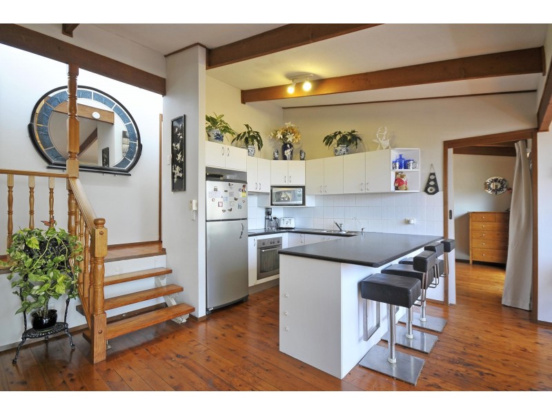 16 Currant Street, Elanora QLD 4221