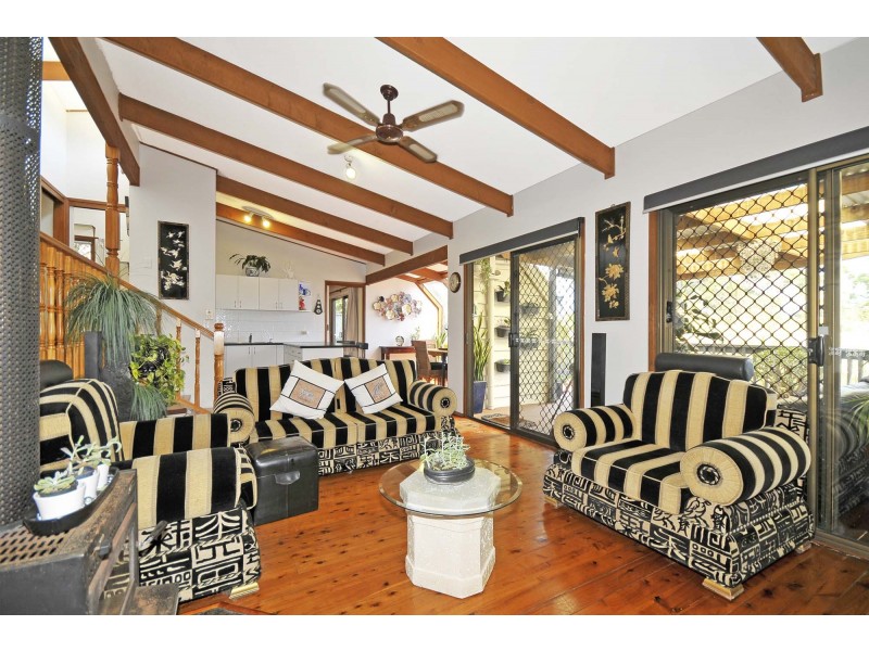 16 Currant Street, Elanora QLD 4221