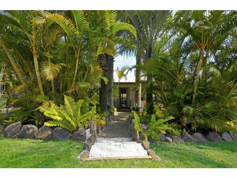 16 Currant Street, Elanora QLD 4221