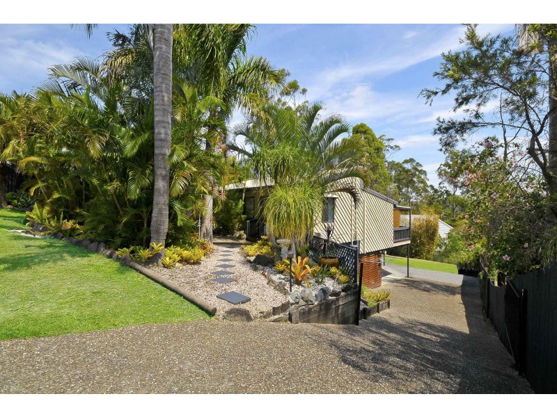 16 Currant Street, Elanora QLD 4221