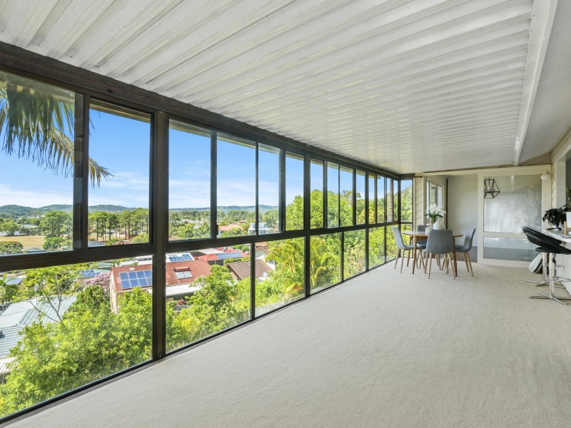16 Seaview Parade, Elanora QLD 4221