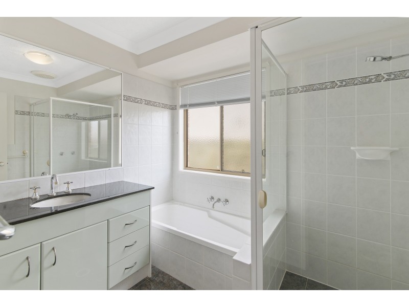 19 Notre Dame Court, Varsity Lakes QLD 4227