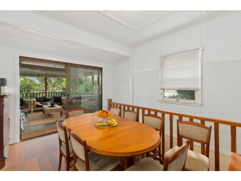 3 Tenth Avenue, Palm Beach QLD 4221