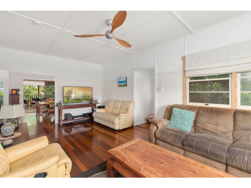 3 Tenth Avenue, Palm Beach QLD 4221