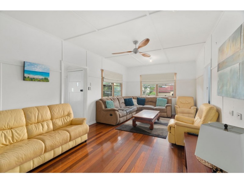 3 Tenth Avenue, Palm Beach QLD 4221
