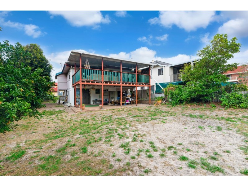 3 Tenth Avenue, Palm Beach QLD 4221