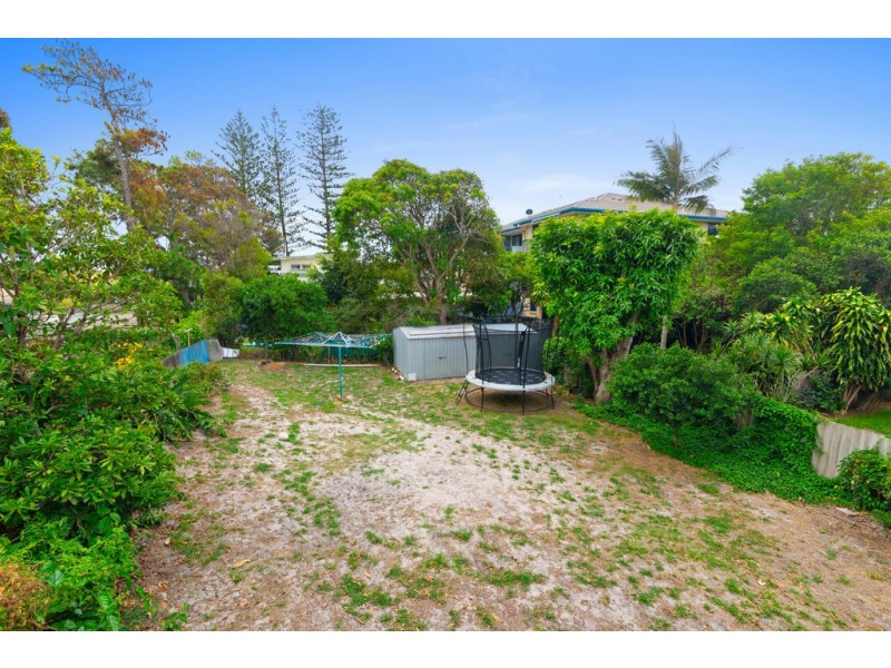 3 Tenth Avenue, Palm Beach QLD 4221