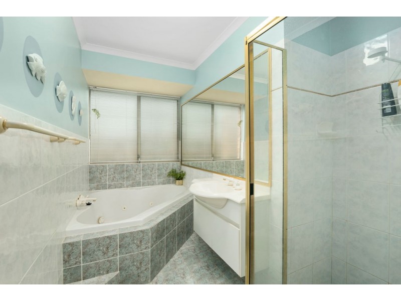 20 Champagne Drive, Tweed Heads South NSW 2486