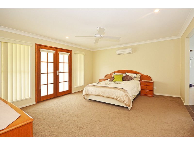 25 Buncrana Terrace, Banora Point NSW 2486