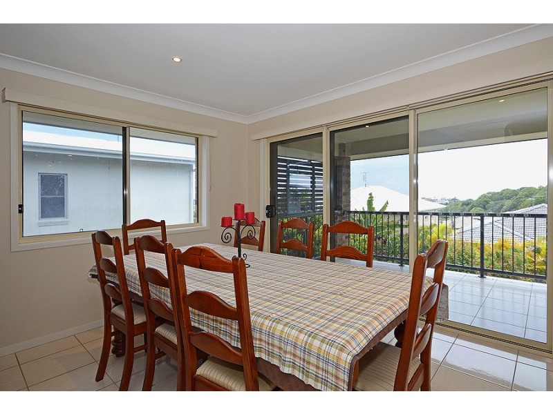 25 Buncrana Terrace, Banora Point NSW 2486