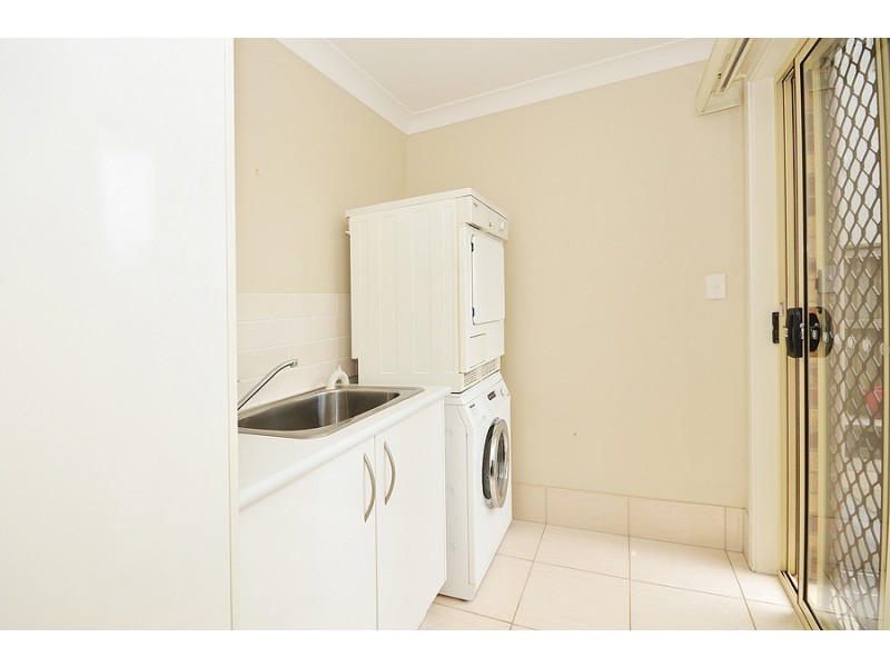 25 Buncrana Terrace, Banora Point NSW 2486