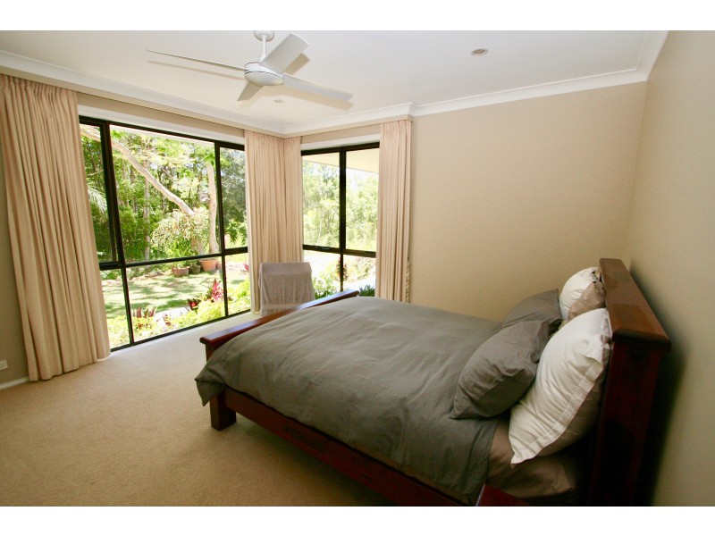 8 Biral Close, Bilambil NSW 2486