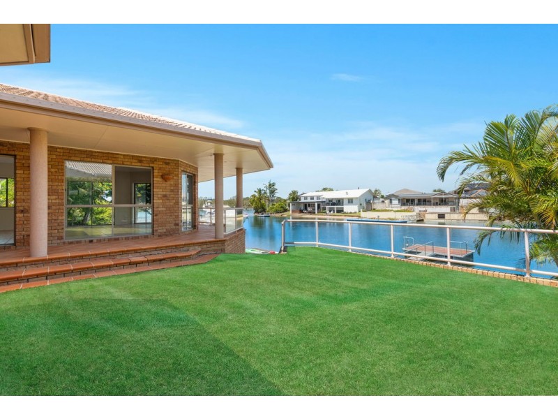 14 Captains Way, Banora Point NSW 2486