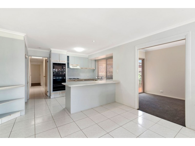 14 Captains Way, Banora Point NSW 2486