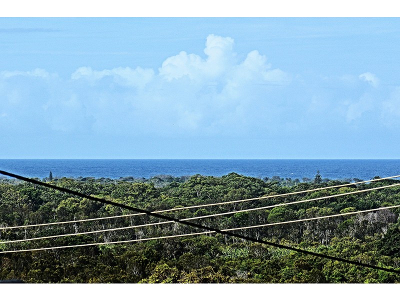 27 Pioneer Parade, Banora Point NSW 2486