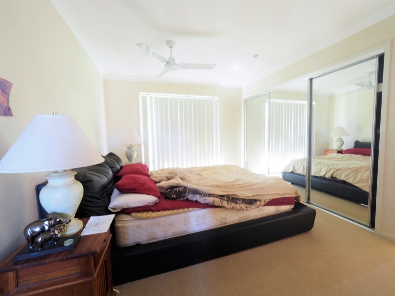 261 Universal Street, Oxenford QLD 4210