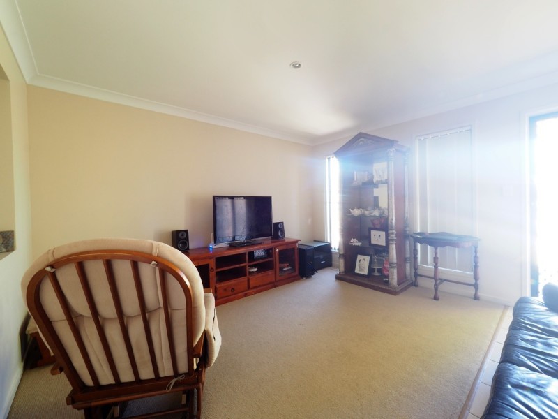 261 Universal Street, Oxenford QLD 4210