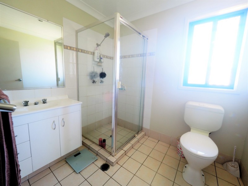 261 Universal Street, Oxenford QLD 4210