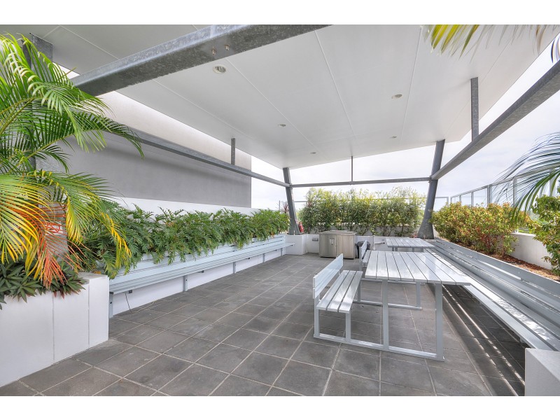 2101/10 Fifth Avenue, Palm Beach QLD 4221