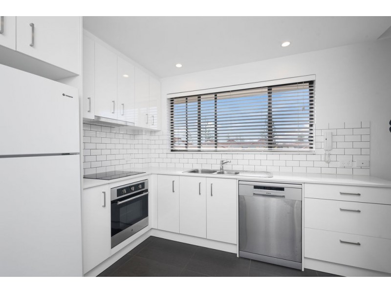 11/234 Pacific Parade, Bilinga QLD 4225