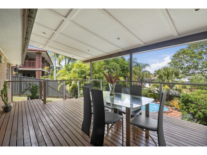 17 Myrtle Court, Palm Beach QLD 4221