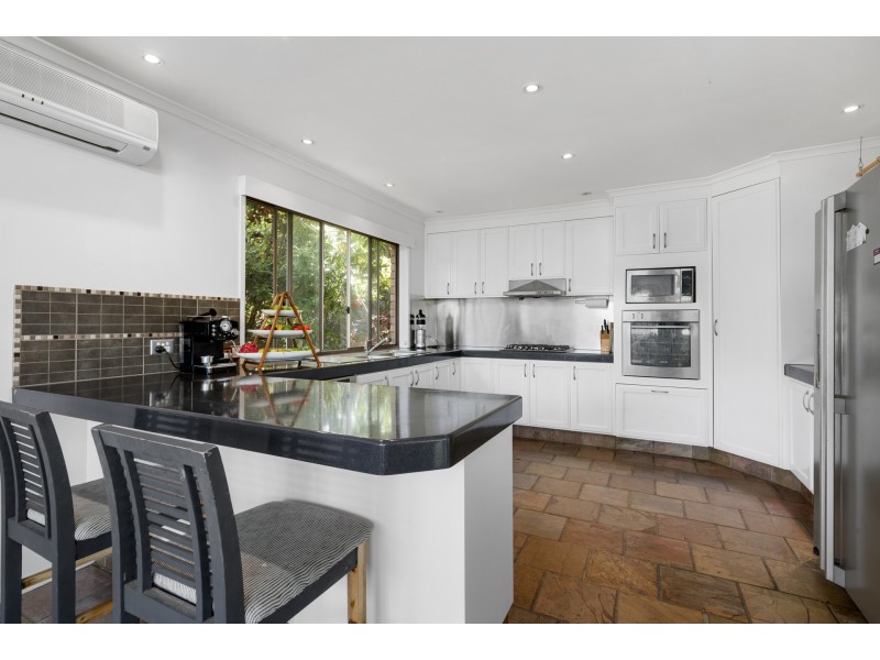 17 Myrtle Court, Palm Beach QLD 4221