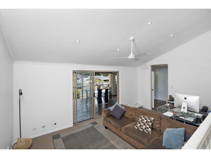17 Myrtle Court, Palm Beach QLD 4221
