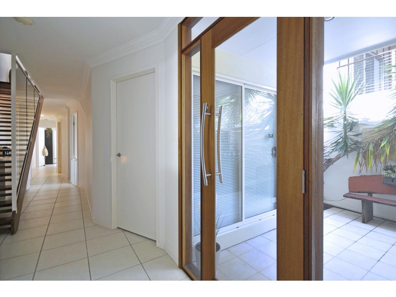 2/93 Laguna Avenue, Palm Beach QLD 4221