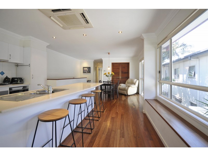 2/93 Laguna Avenue, Palm Beach QLD 4221
