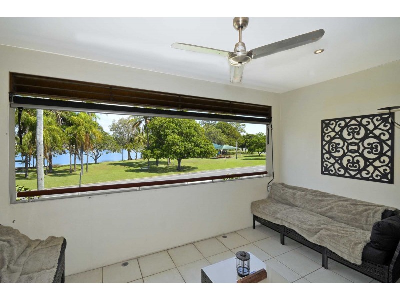 2/93 Laguna Avenue, Palm Beach QLD 4221