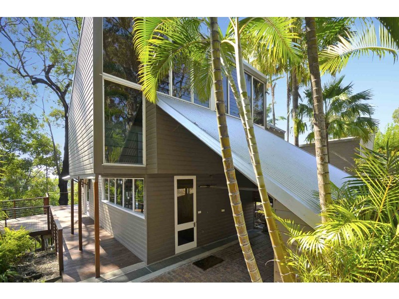 92 Simpsons Road, Currumbin Waters QLD 4223