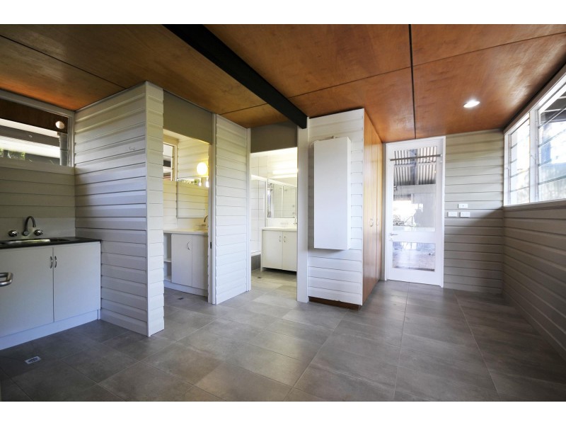 92 Simpsons Road, Currumbin Waters QLD 4223