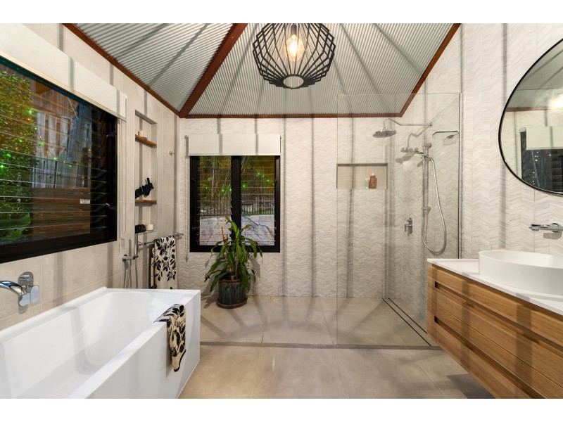 26 Grove Creek Close, Reedy Creek QLD 4227