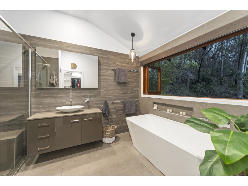 26 Grove Creek Close, Reedy Creek QLD 4227