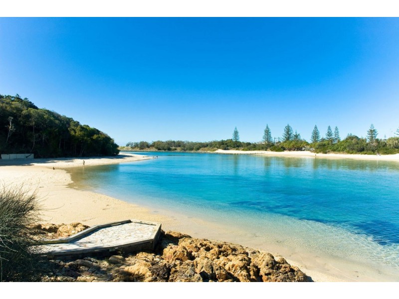 4/7 Twenty Seventh Avenue, Palm Beach QLD 4221