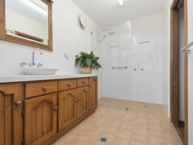 60 Tahiti Avenue, Palm Beach QLD 4221