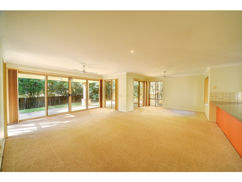 18 Hydrilla Court, Elanora QLD 4221