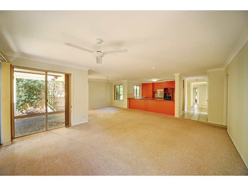 18 Hydrilla Court, Elanora QLD 4221