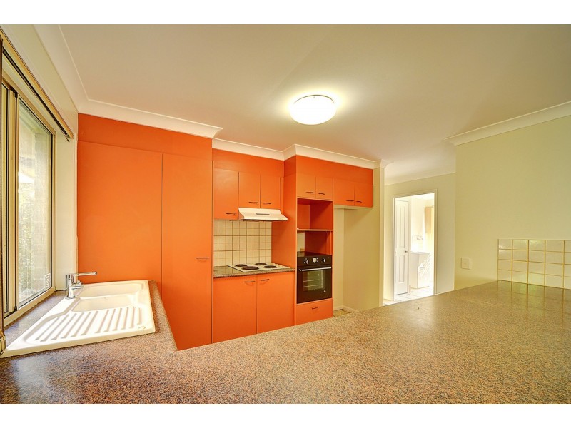 18 Hydrilla Court, Elanora QLD 4221