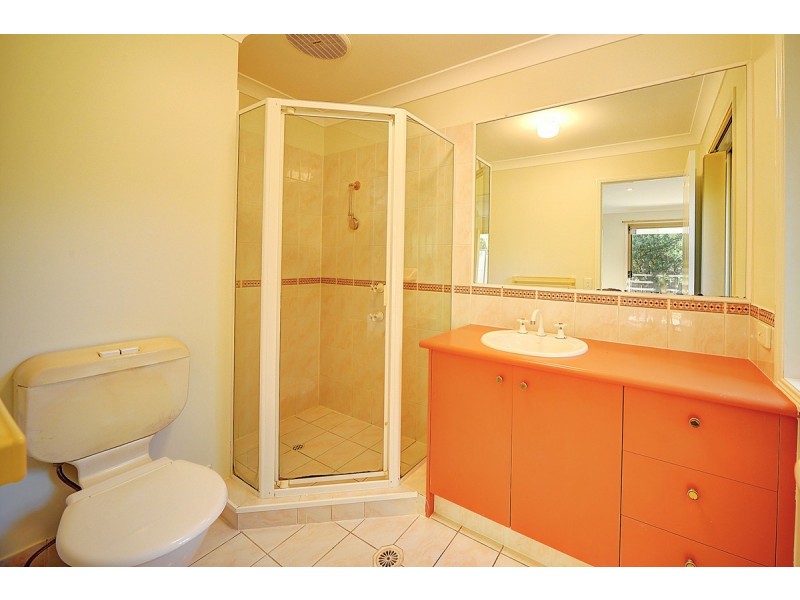 18 Hydrilla Court, Elanora QLD 4221