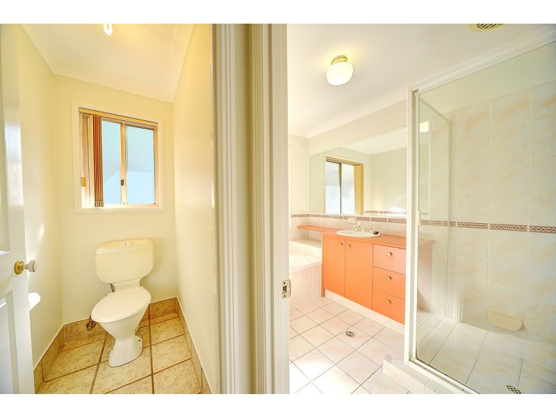 18 Hydrilla Court, Elanora QLD 4221