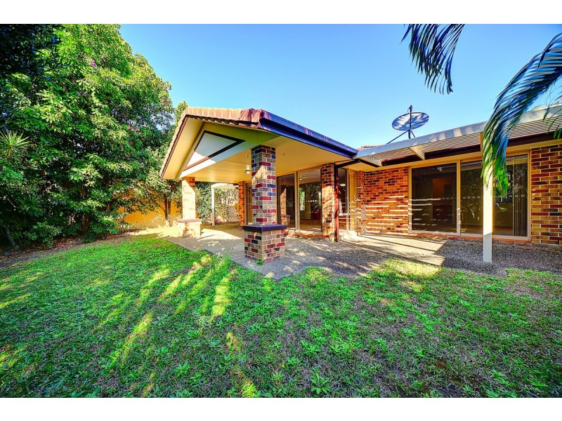 18 Hydrilla Court, Elanora QLD 4221