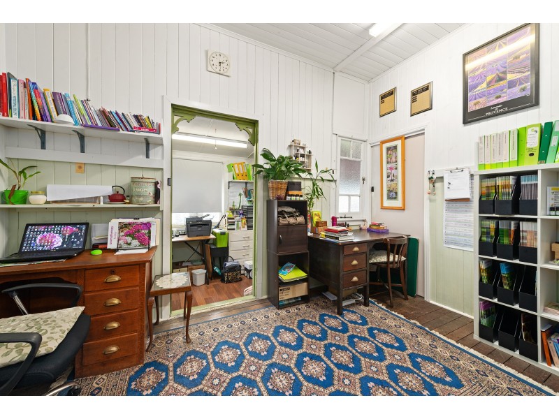 40 Currumbin Creek Road, Currumbin Waters QLD 4223