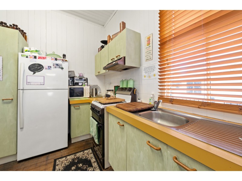 40 Currumbin Creek Road, Currumbin Waters QLD 4223